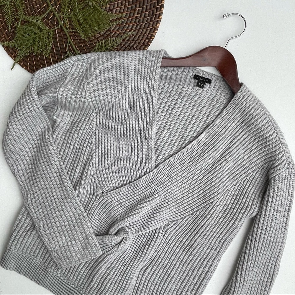 Ann Taylor Women’s Sweater Cable Knit Long Sleeve Knotted Twisted Front Medium